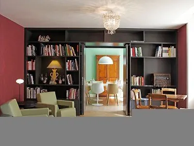 מלון Hotel Villa Florhof 3*