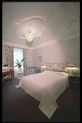 فندق Florhof 3*